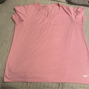 Nike Dryfit Womens 1X top in EUC!